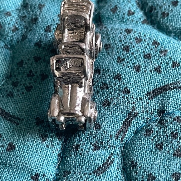Charm, sterling silver jalopy - Picture 3 of 3